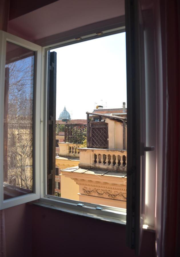 Sophie'S Choice 2 A San Pietro Hotel Rome Bagian luar foto