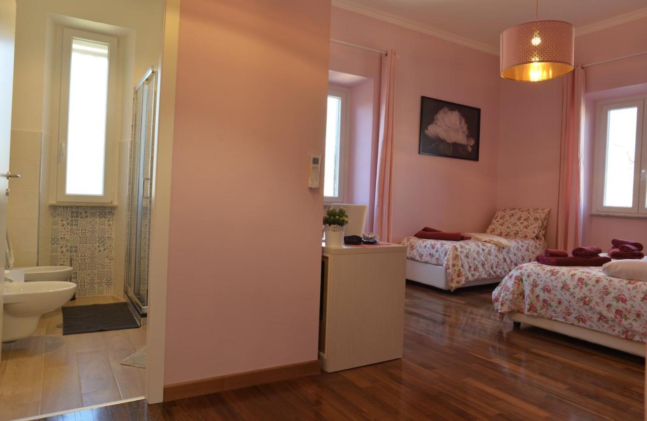 Sophie'S Choice 2 A San Pietro Hotel Rome Bagian luar foto
